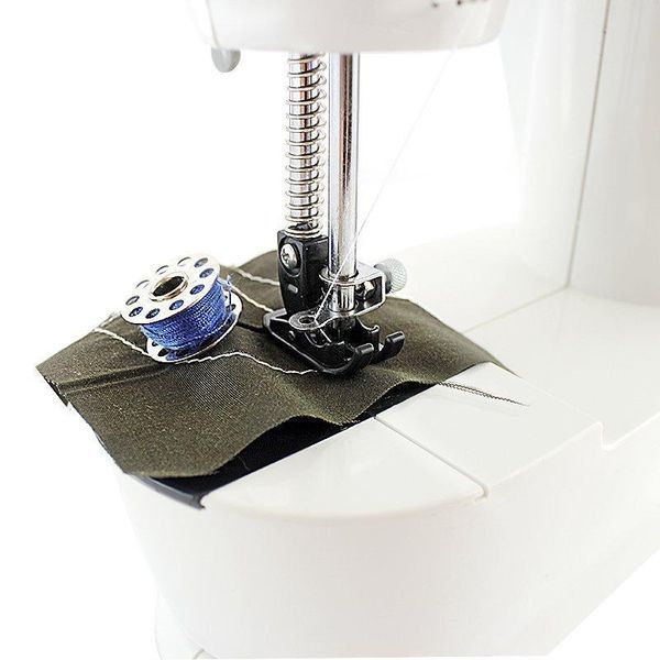 Міні швейна машинка 4 в 1 Mini Sewing Machine SM-201 226001 фото