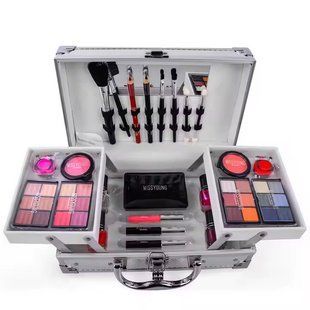 Набір жіночої косметики у подарунковій валізі MC1155 Makeup set Сріблястий G5283 фото