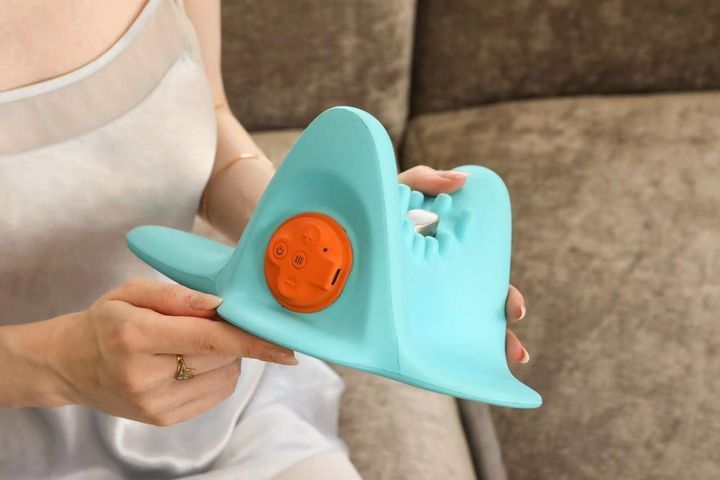 Електричний масажер для шиї LY-471 SPIN PILLOW для зняття м'язової напруги 2052945 фото