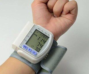 Автоматичний тонометр для вимірювання тиску пульсу на зап'ясті Blood Pressure Monitor CK-102S 2260010 фото