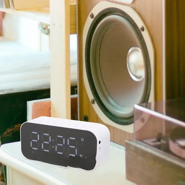 Портативна колонка Bluetooth з годинником Q5 BT sp9222 фото