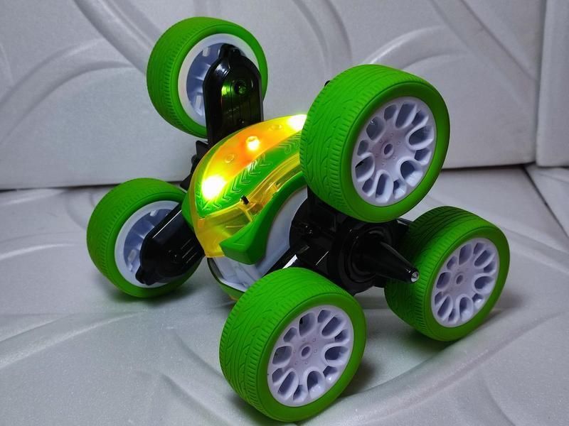 Машинка-перевертень на радіокеруванні Stunt car exciter Зелена С1 фото