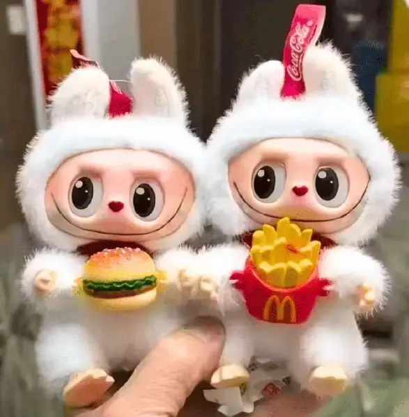 Іграшка Лабубу сюрприз м'який брелок Labubu McDonalds Coca-Cola Series для сумки ключів Jam96479 фото