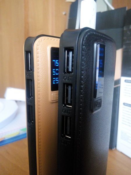 Портативне зарядне 20000 mahc екраном 3 USB + ліхтарик, павер банк, Power Bank mu252639 фото