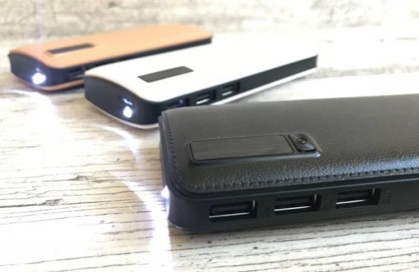 Портативне зарядне 20000 mahc екраном 3 USB + ліхтарик, павер банк, Power Bank mu252639 фото