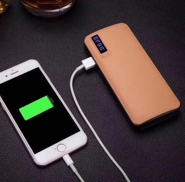 Портативне зарядне 20000 mahc екраном 3 USB + ліхтарик, павер банк, Power Bank mu252639 фото