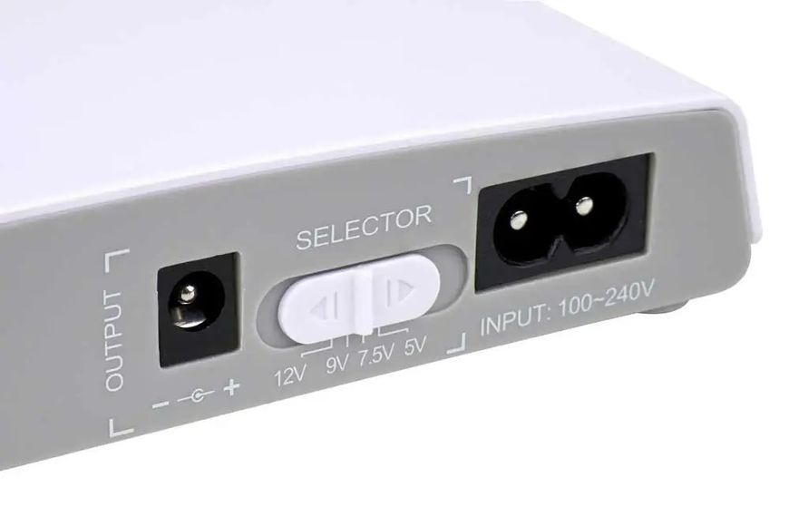 Джерело безперебійного живлення для роутера (ДБЖ) 5/9/12в - USB безперебійник 12 вольт 32.56Wh (УПС) білий 2053449 фото